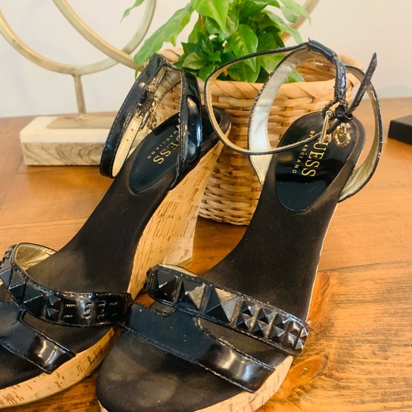 Guess Glossy textured top.Classy Wedge - Picture 2 of 2